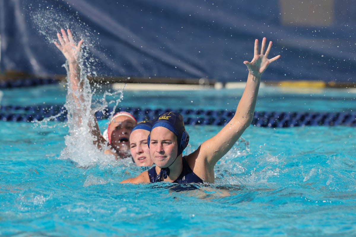 2022-01-29 WPOLO: Cal Women's Water Polo vs Fresno State (Al Sermeno)