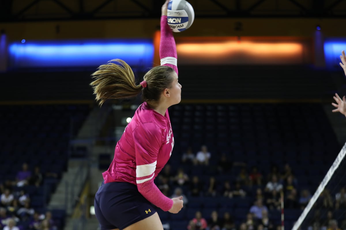 2017-10-22 VB: Cal Volleyball vs Washington (Al Sermeno)