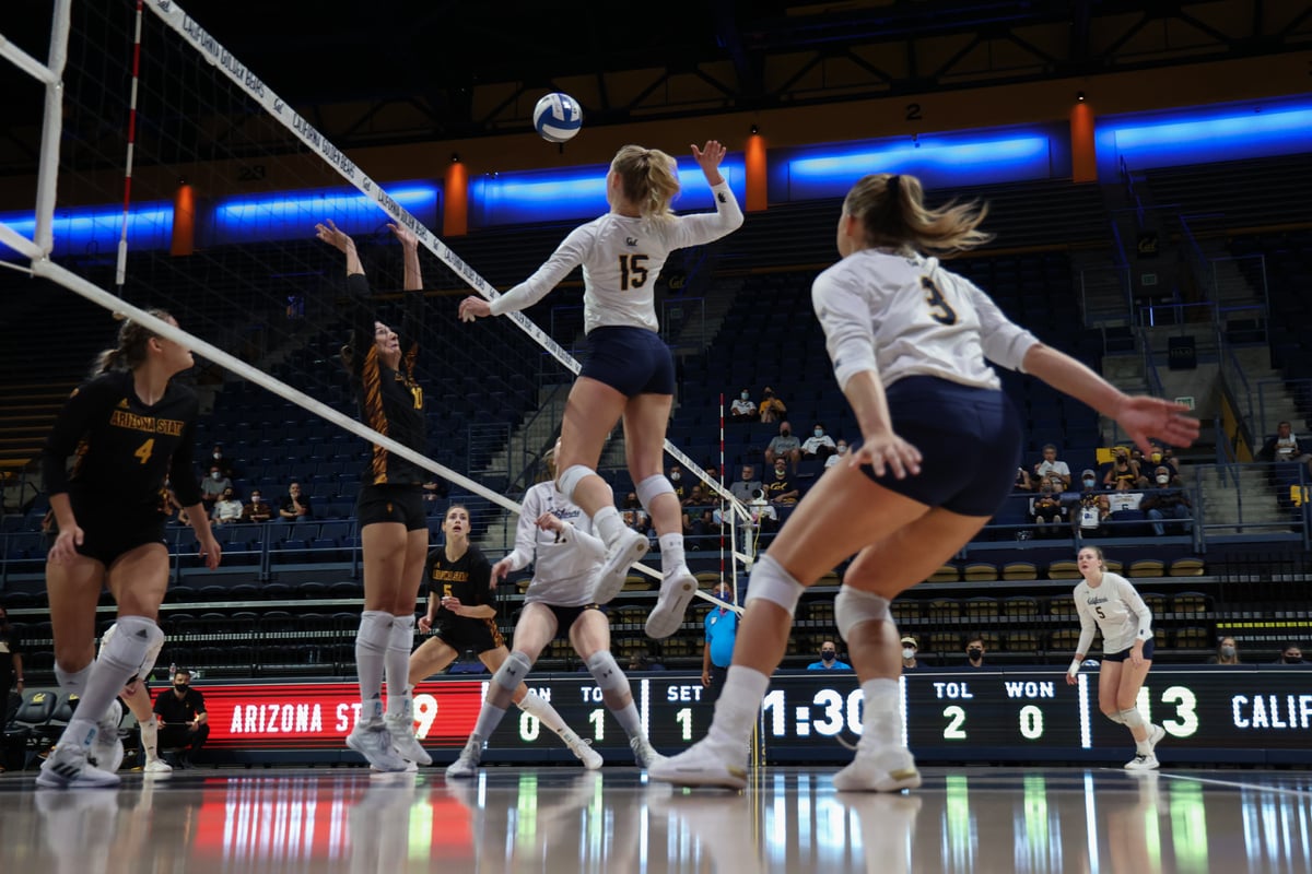 2021-10-03 VB: Cal Volleyball vs Arizona State (Al Sermeno)