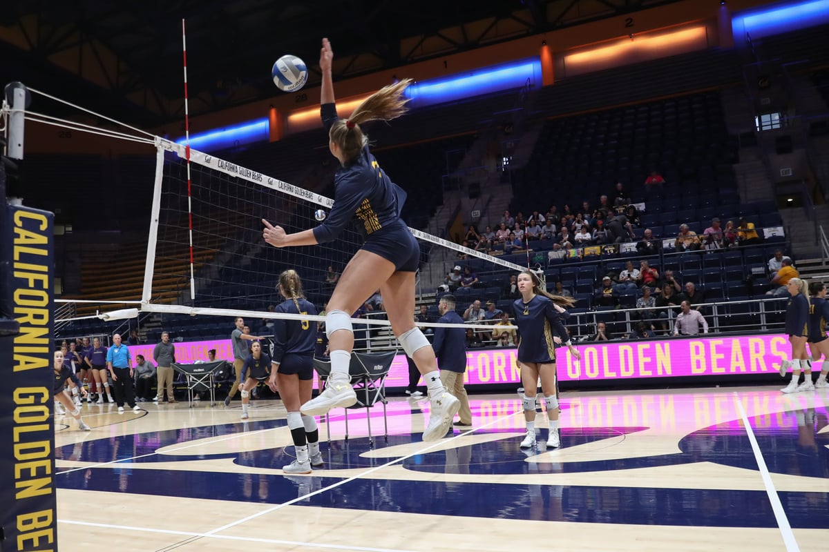 2018-10-12 VB: Cal Volleyball vs Washington (Al Sermeno)