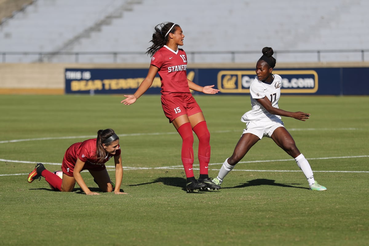 2016-11-04 WSOC: Cal Women's Soccer vs Stanford (Al Sermeno)